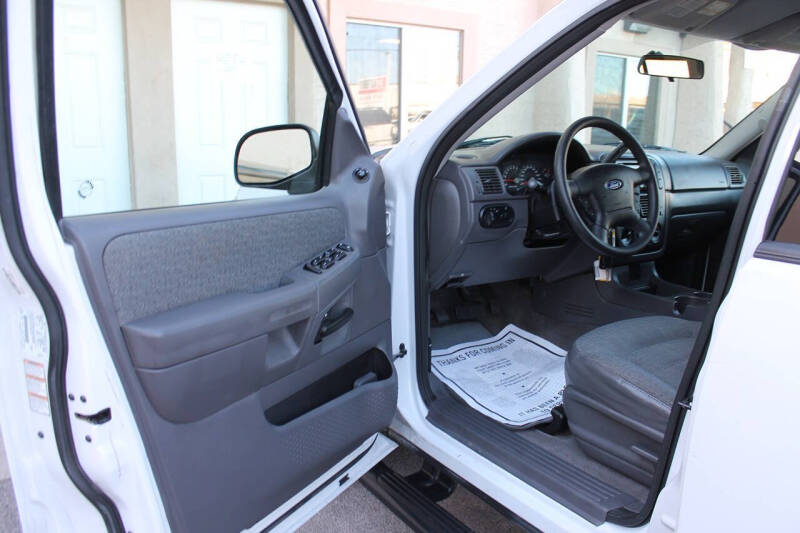 2003 Ford Explorer XLS