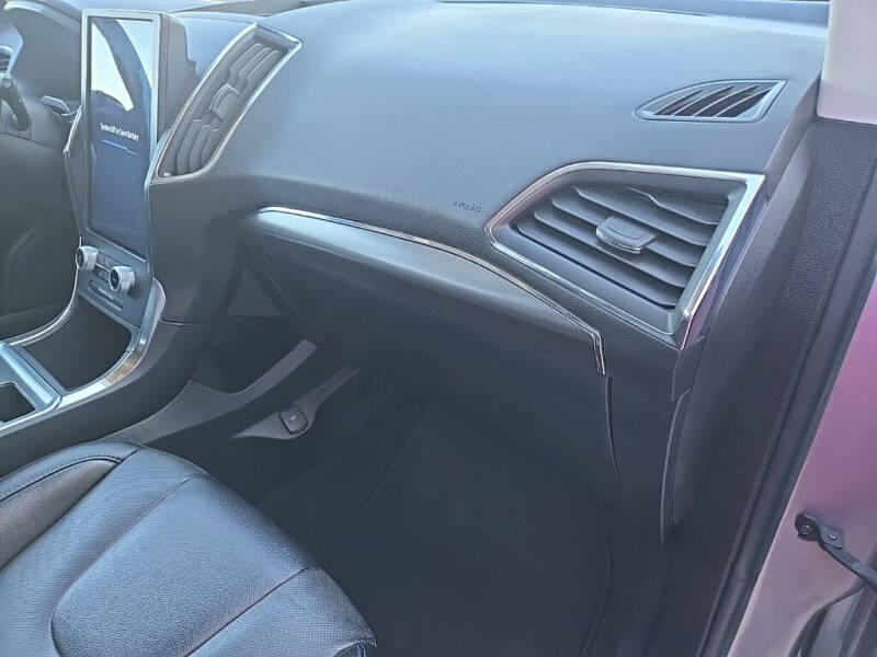 2022 Ford Edge Titanium