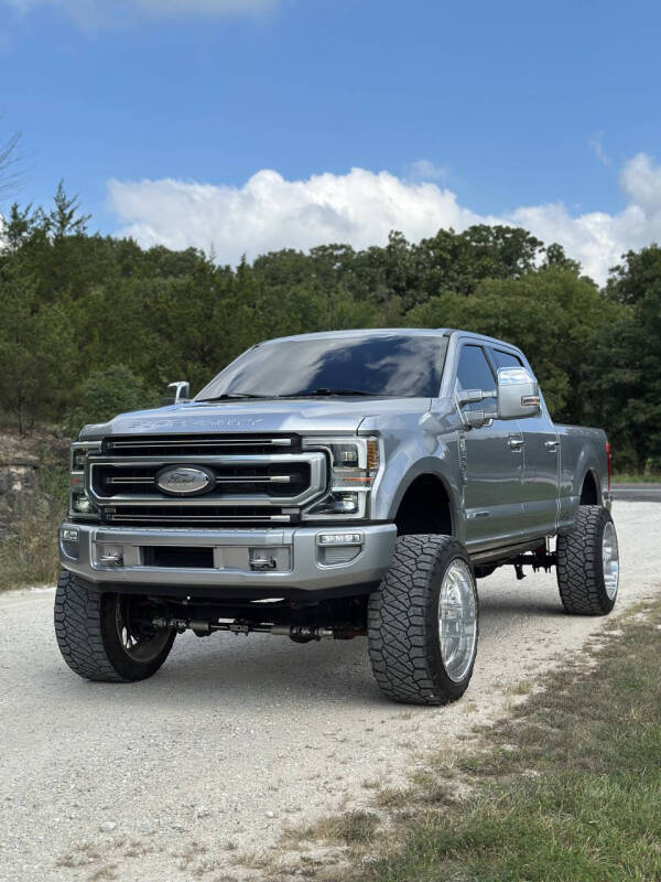 2021 Ford F-250 Super Duty Platinum's photo