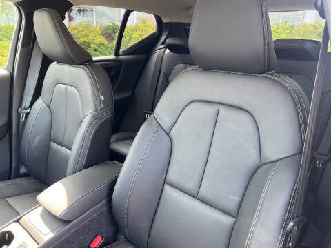 2026 Volvo XC40 B5 Core