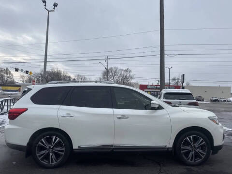 2017 Nissan Pathfinder Platinum