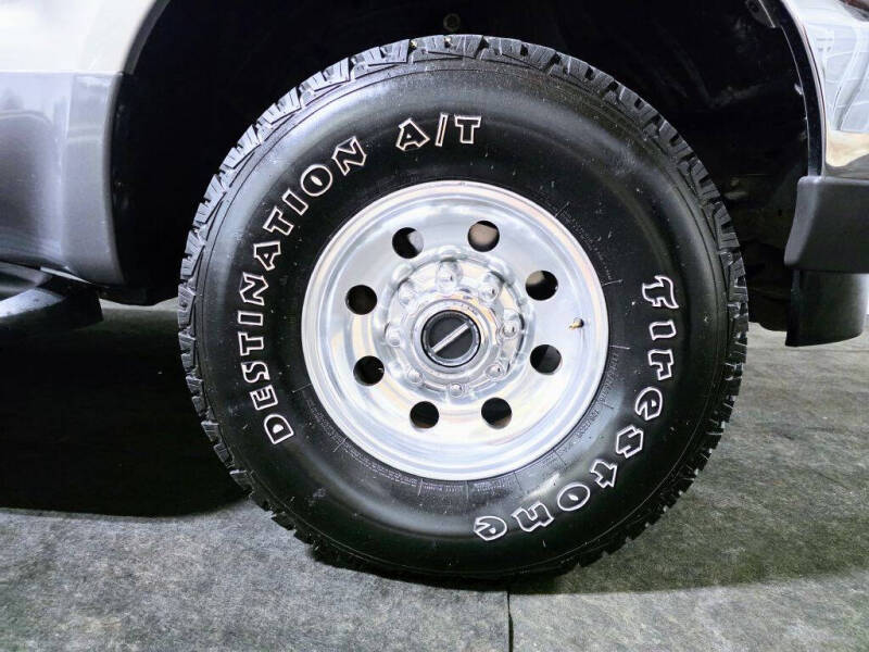 2004 Ford Excursion XLT