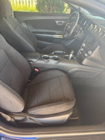 2016 Ford Mustang V6