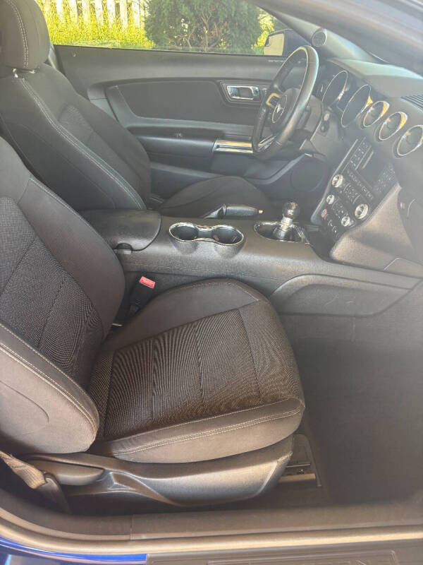 2016 Ford Mustang V6