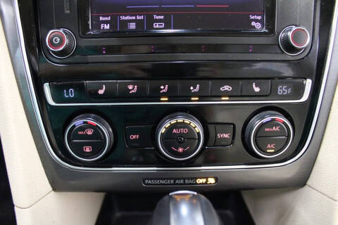 2017 Volkswagen Passat 1.8T R-Line