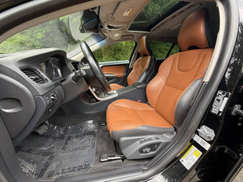 2015 Volvo V60 Cross Country T5