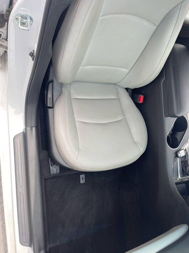 2015 KIA Optima Sedan - $11,995