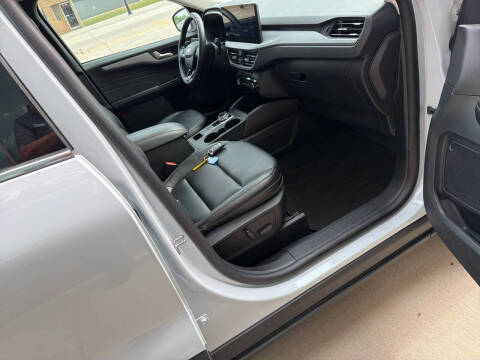 2025 Ford Escape Platinum