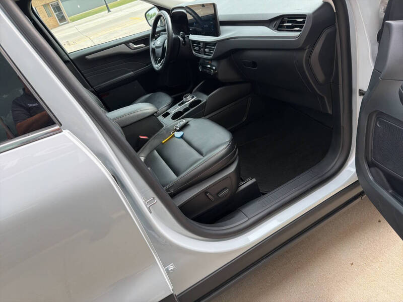 2025 Ford Escape Platinum