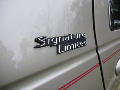 2008 Lincoln Town Car Signature Limited