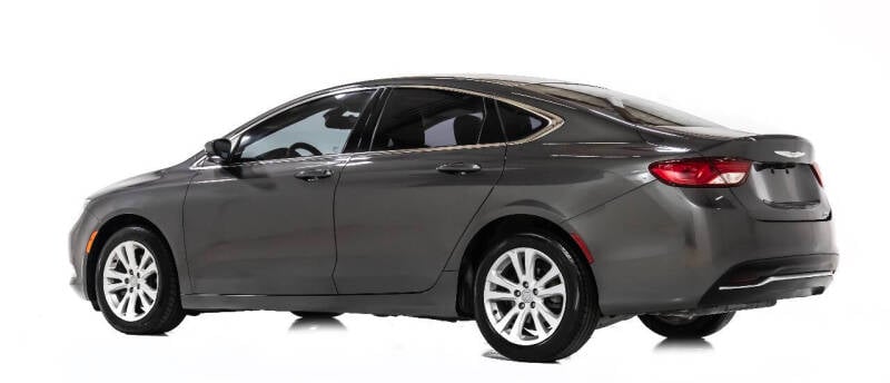 2015 Chrysler 200 Limited photo 4