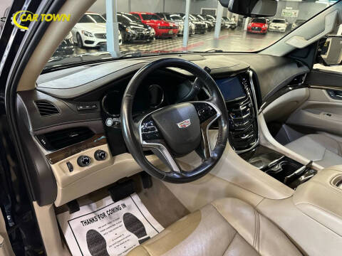 2018 Cadillac Escalade Luxury