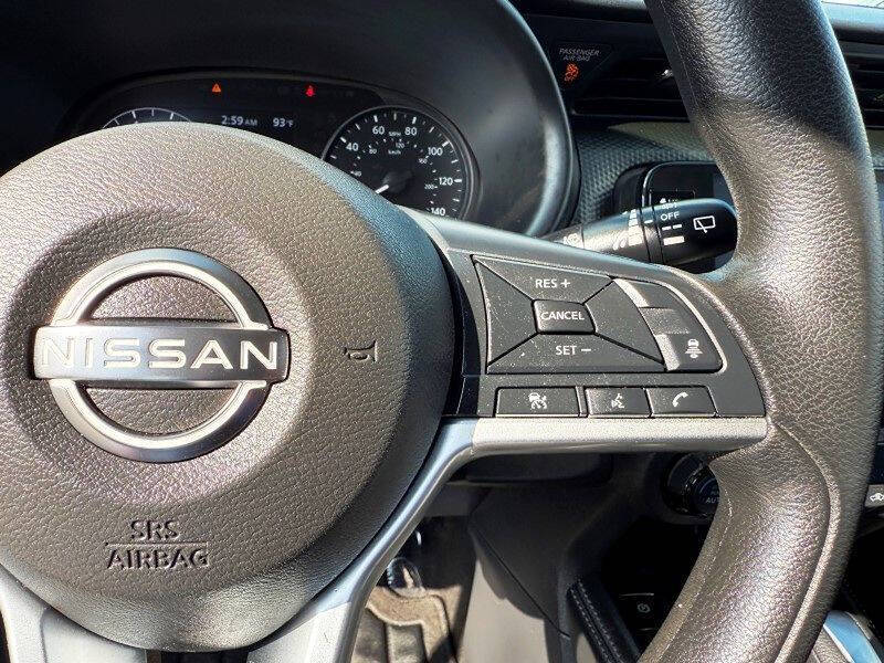 2022 Nissan Kicks SV