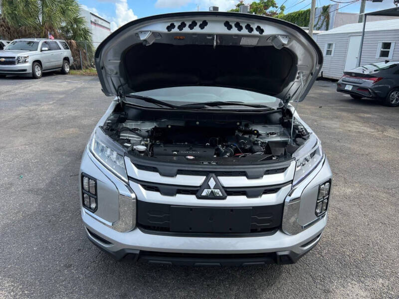 2024 Mitsubishi Outlander Sport LE