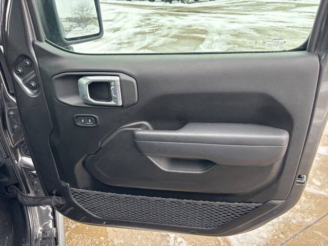 2024 Jeep Gladiator NightHawk