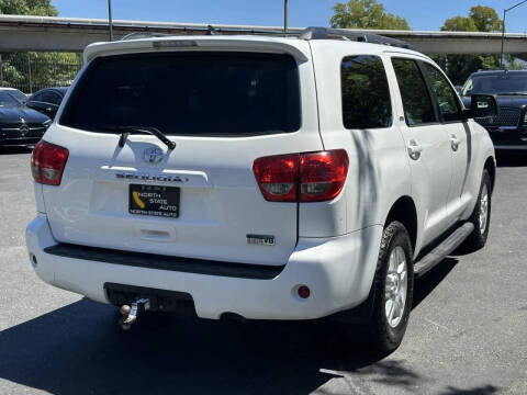 2015 Toyota Sequoia SR5