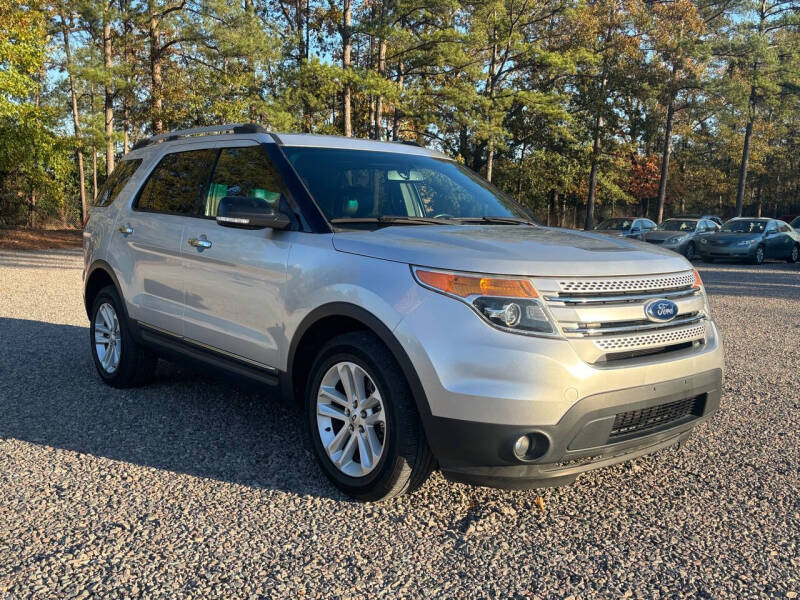 2014 Ford Explorer XLT photo 2