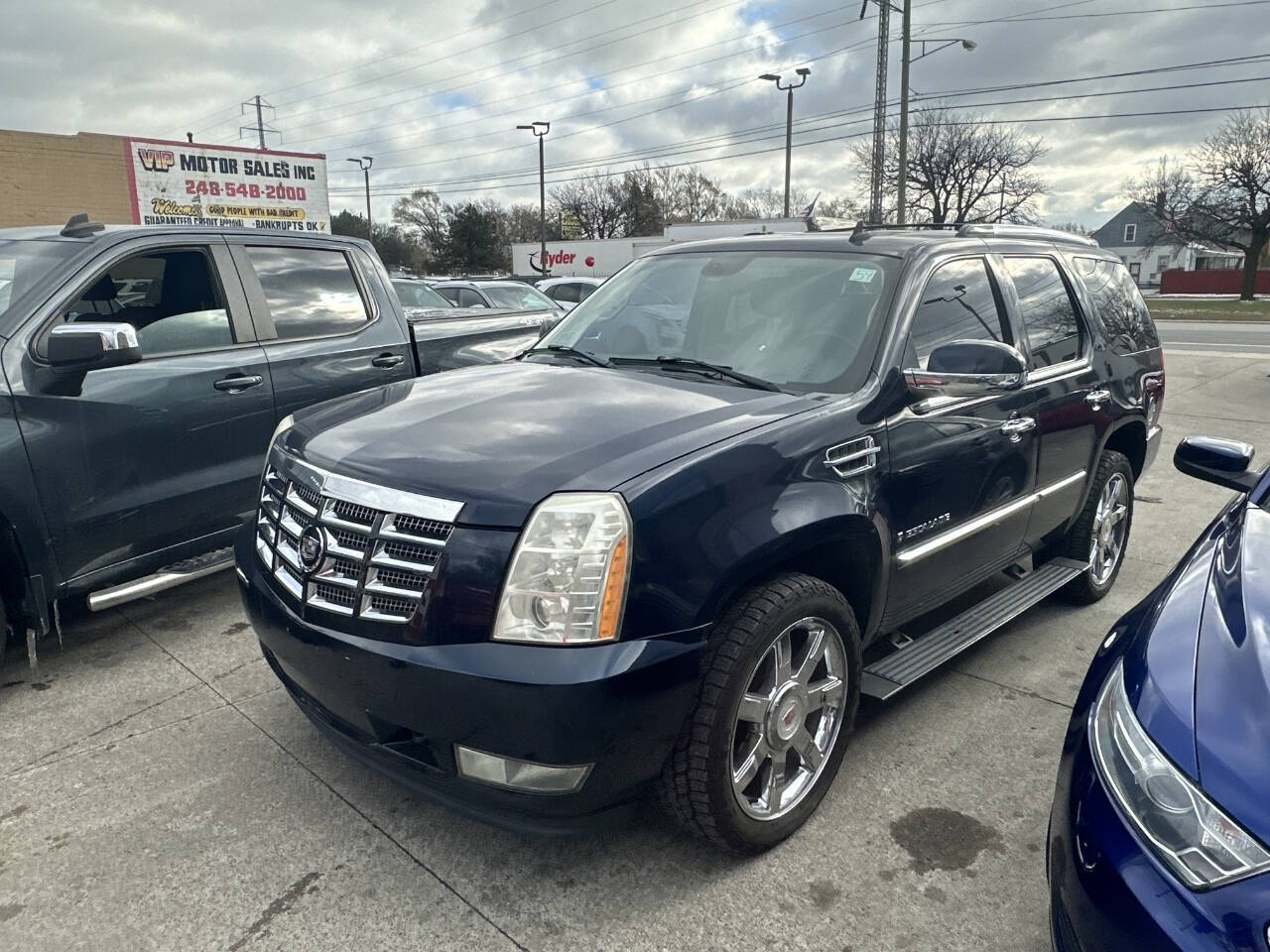 2007 Cadillac Escalade for sale at VIP Motor Sales in Hazel Park, MI