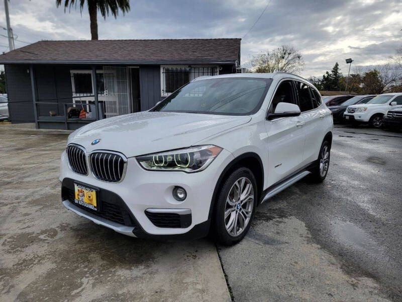 2017 BMW X1 28i photo 3