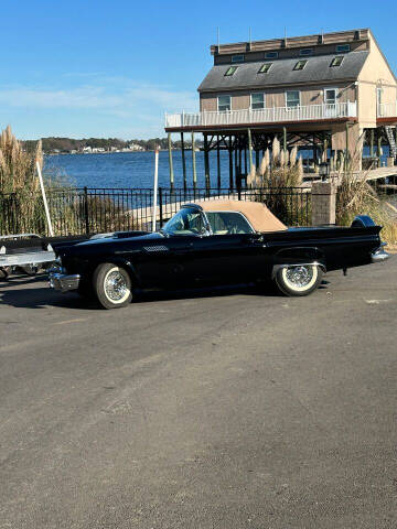 1957 Ford Thunderbird