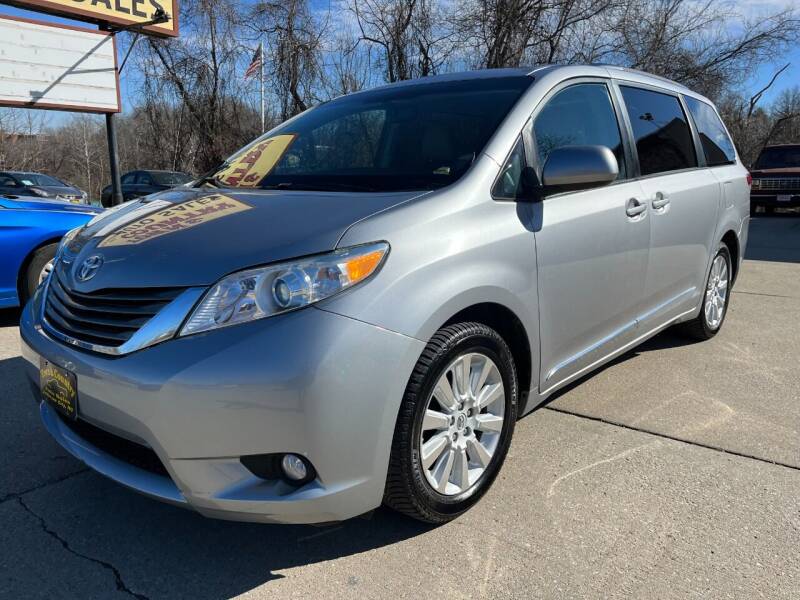 2013 Toyota Sienna for sale at Town and Country Auto Sales in Jefferson City MO