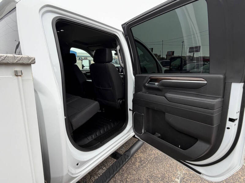 2024 Chevrolet Silverado 3500HD CC LT