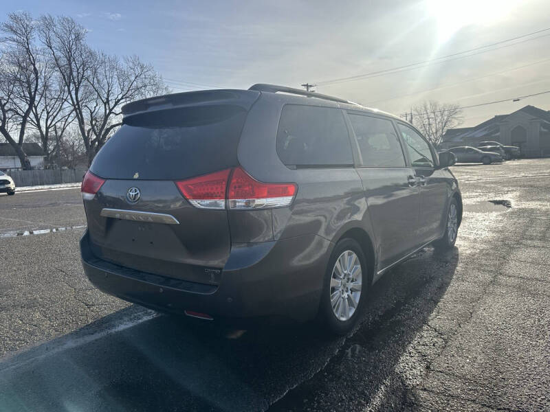 2014 Toyota Sienna Limited 7-Passenger