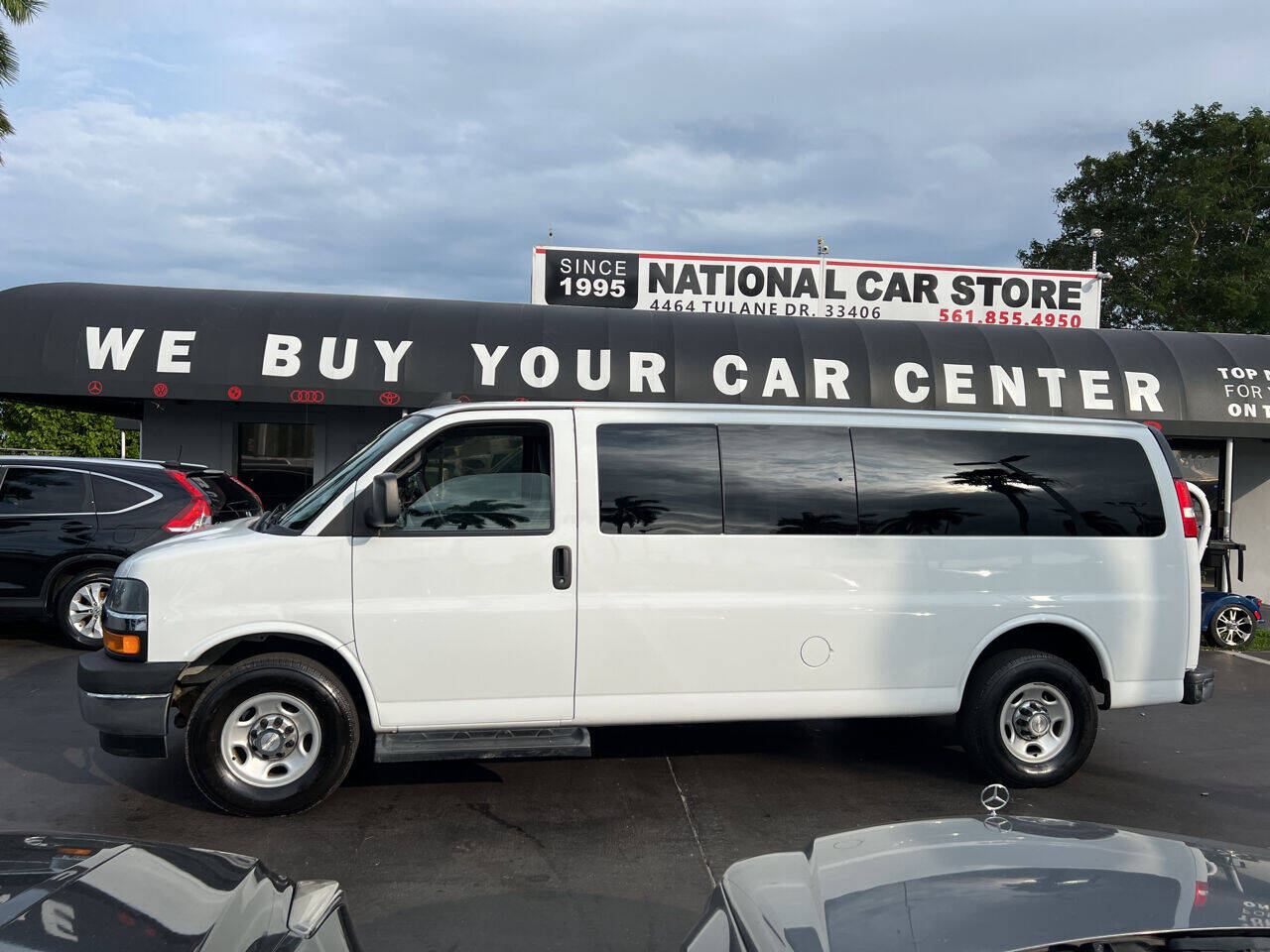 2019 Chevrolet Express  - $24,900