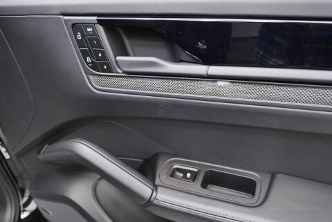 2025 Porsche Cayenne GTS Coupe