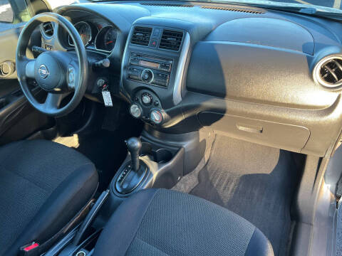 2012 Nissan Versa 1.6 SV