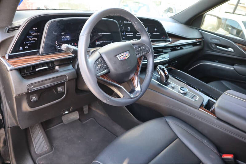 2023 Cadillac Escalade ESV Luxury