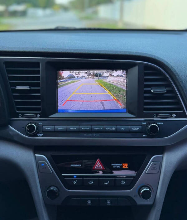 2018 Hyundai Elantra