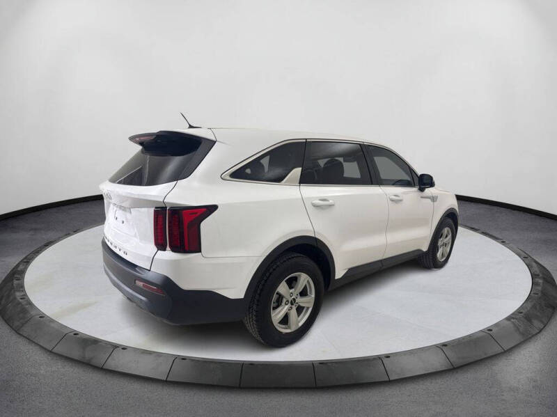 2022 Kia Sorento LX
