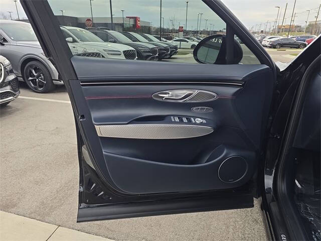 2023 Genesis GV70 2.5T Standard