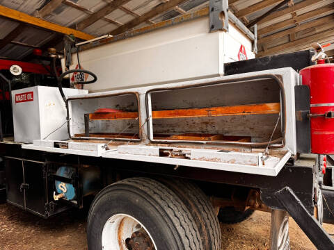 1999 Freightliner FL70