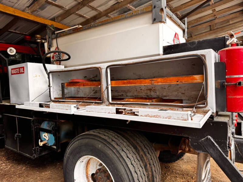 1999 Freightliner FL70