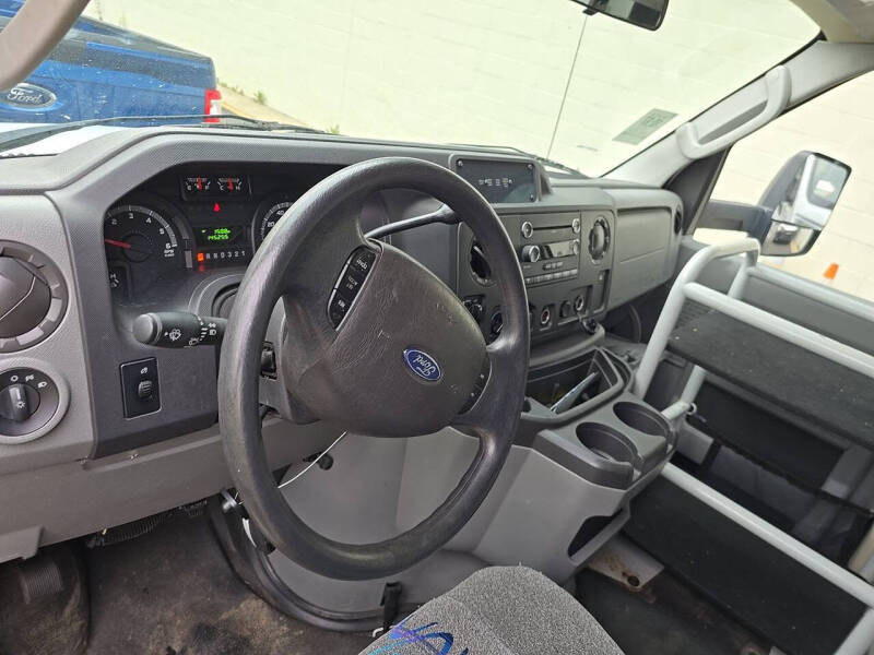 2012 Ford E-Series E-350 SD