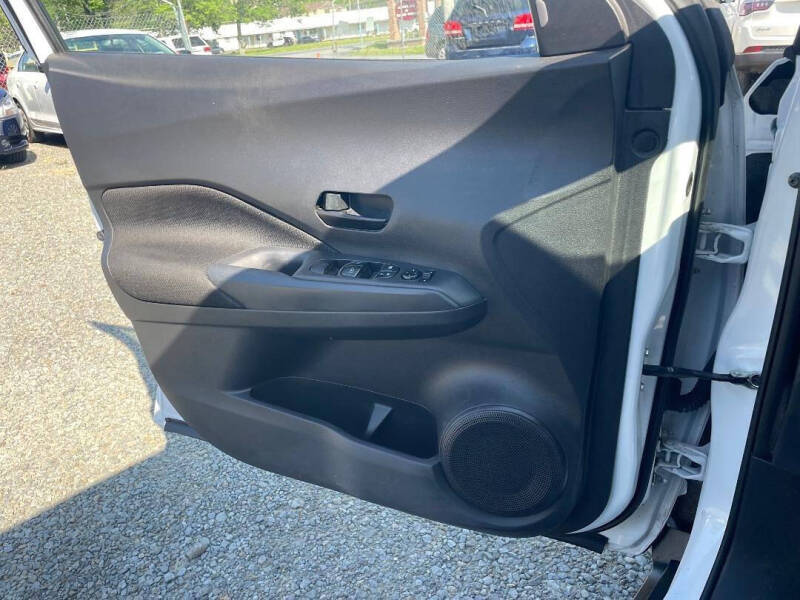 2022 Nissan Kicks S
