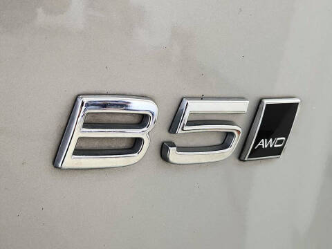 2024 Volvo XC40 B5 Plus Bright Theme