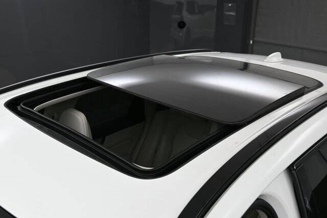 2024 Volvo XC60 B5 Core Dark Theme