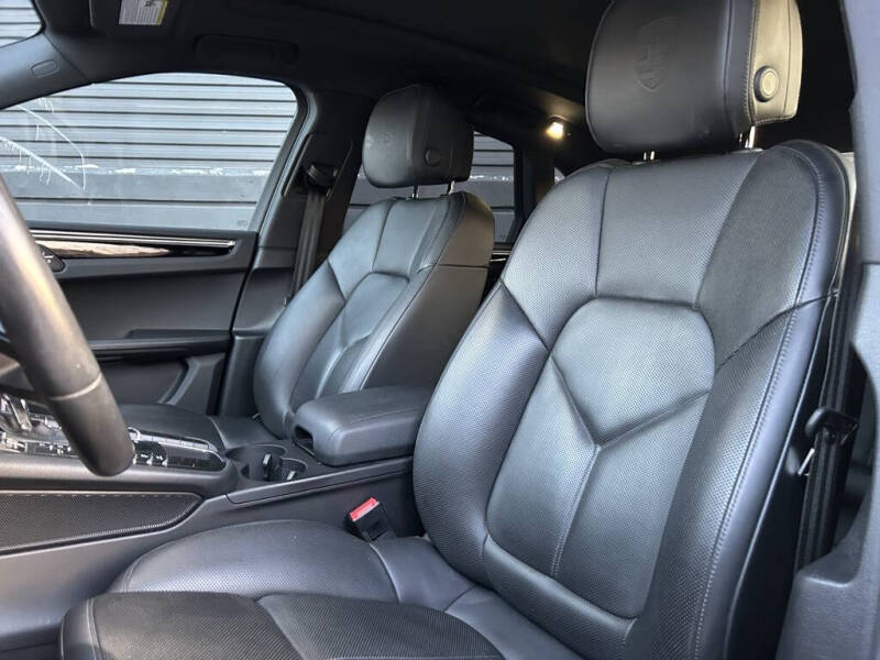 2020 Porsche Macan S