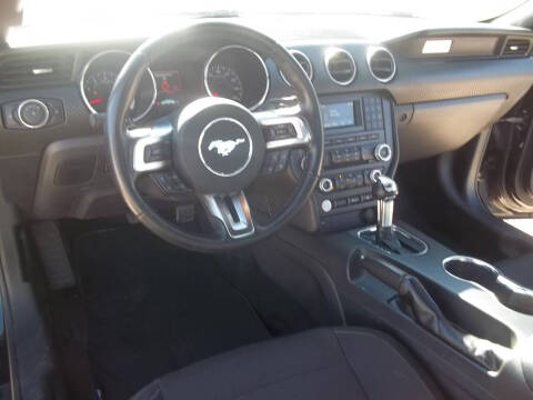 2017 Ford Mustang V6