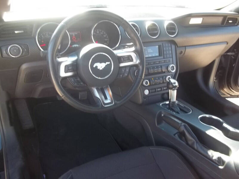 2017 Ford Mustang V6