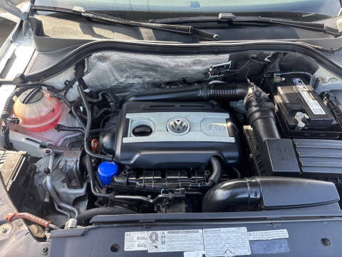 2012 Volkswagen Tiguan SEL 4Motion