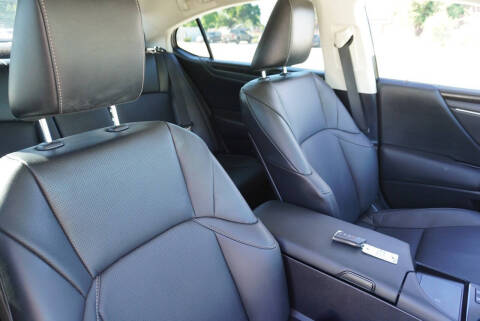 2025 Lexus ES 300h