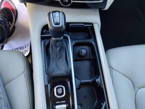 2019 Volvo XC90 T5 Momentum