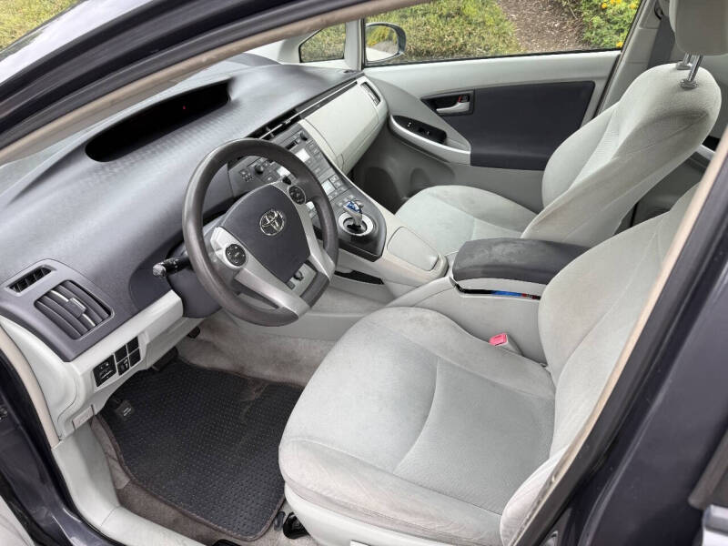 2010 Toyota Prius III
