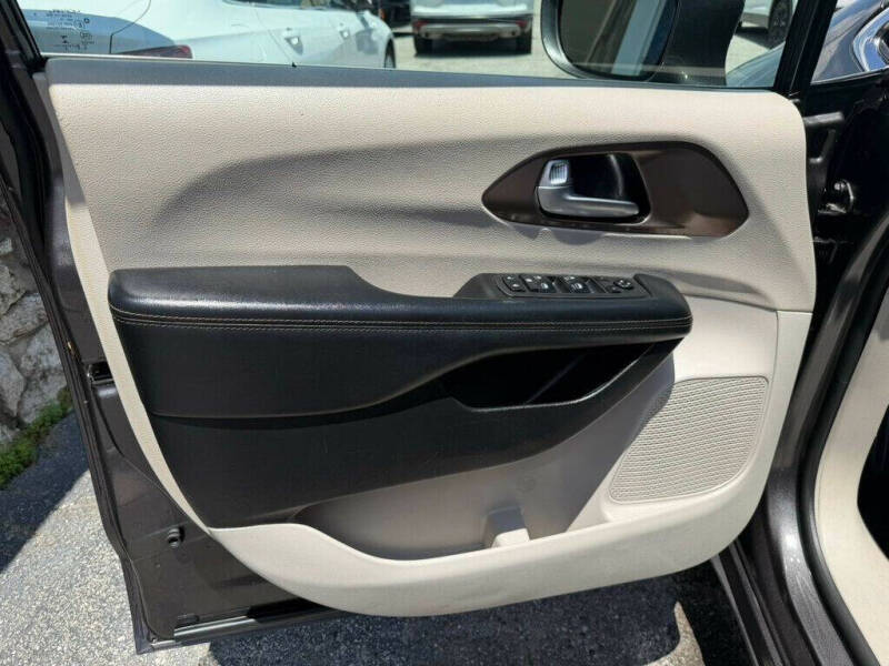 2019 Chrysler Pacifica Touring L 35th Anniversary