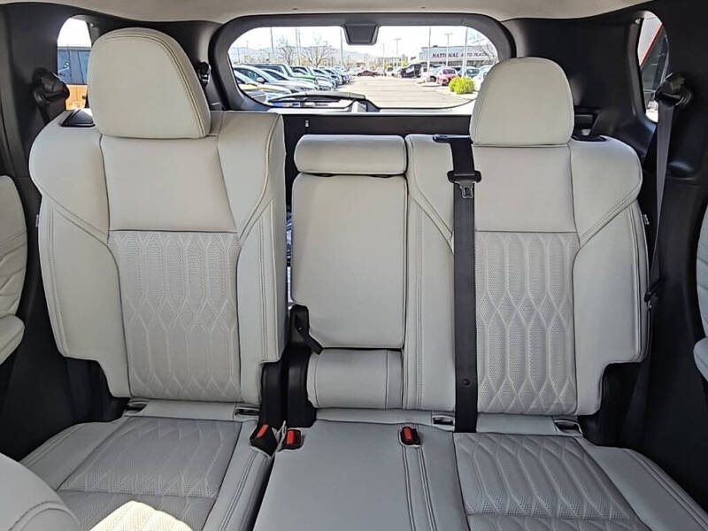 2025 Mitsubishi Outlander SEL Platinum Edition