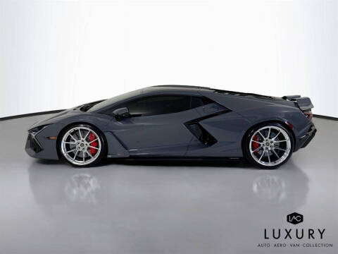 2024 Lamborghini Revuelto